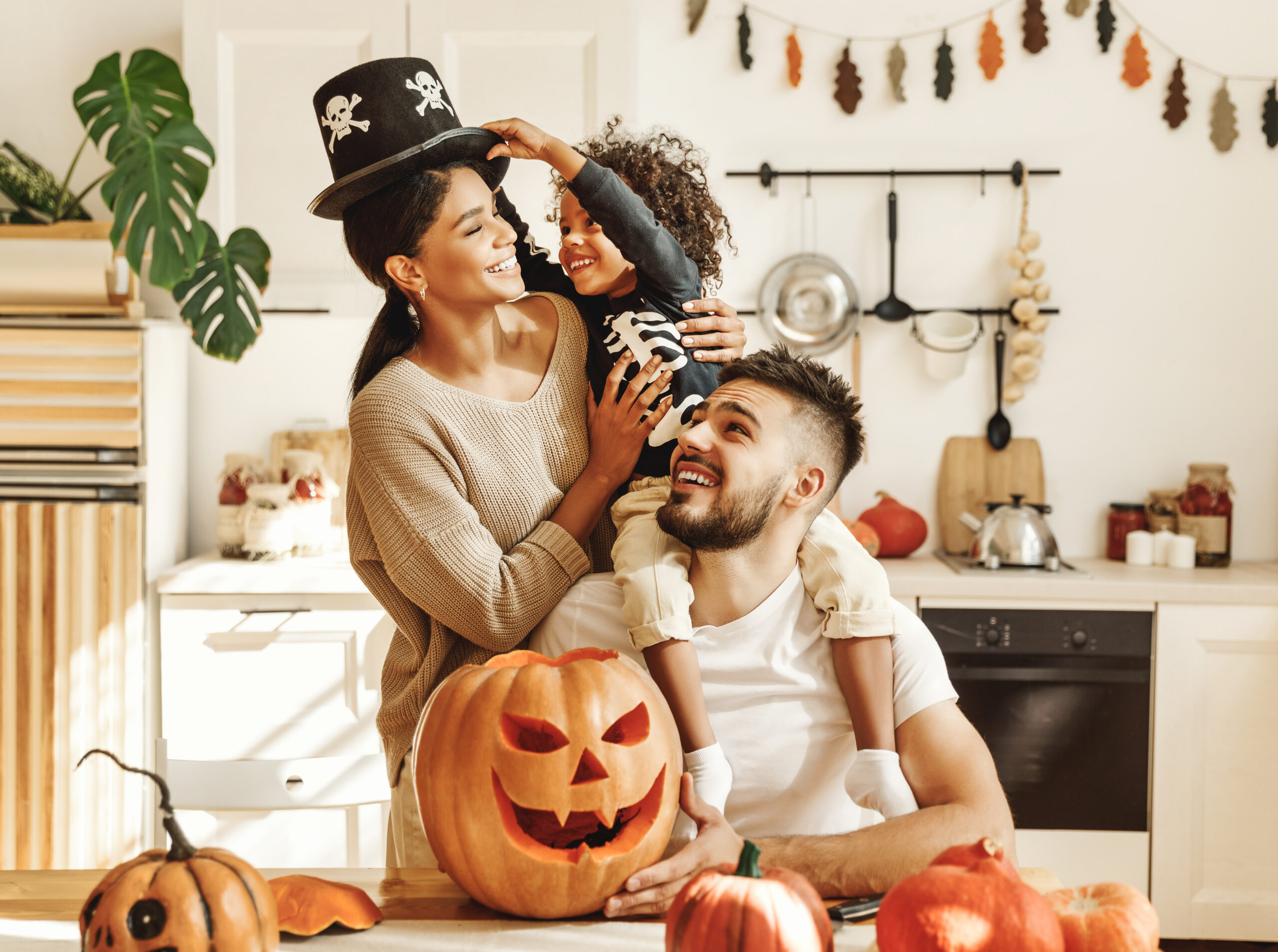 Unforgettable Family Memories with DIY Halloween Window Decor