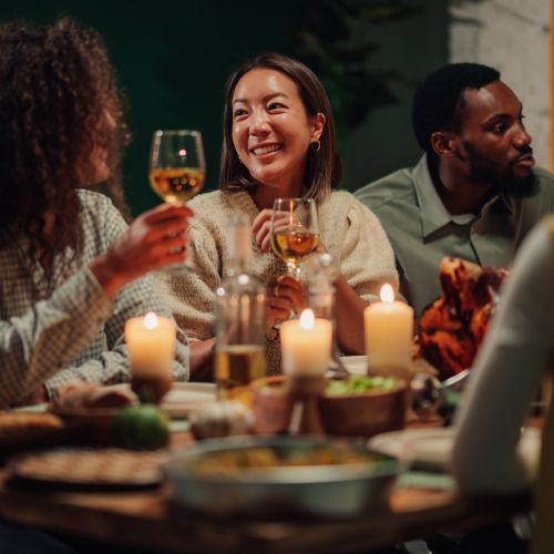 Cozy Tables and Fall Menus: Dining Near Vantage Hill